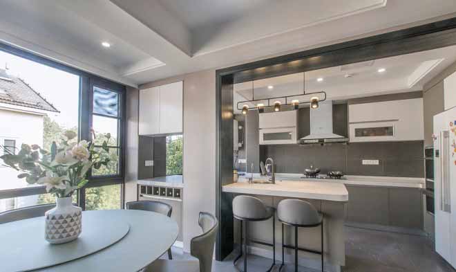 168平現(xiàn)代簡(jiǎn)約復(fù)式家裝案例