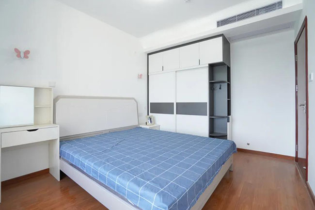 三室兩廳現(xiàn)代簡(jiǎn)約風(fēng)，功能性極強(qiáng)，清淡雅致的溫馨之家